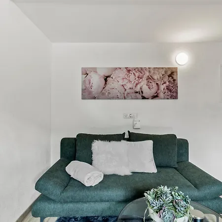 Farawayhomes Leoben #p81 公寓 *